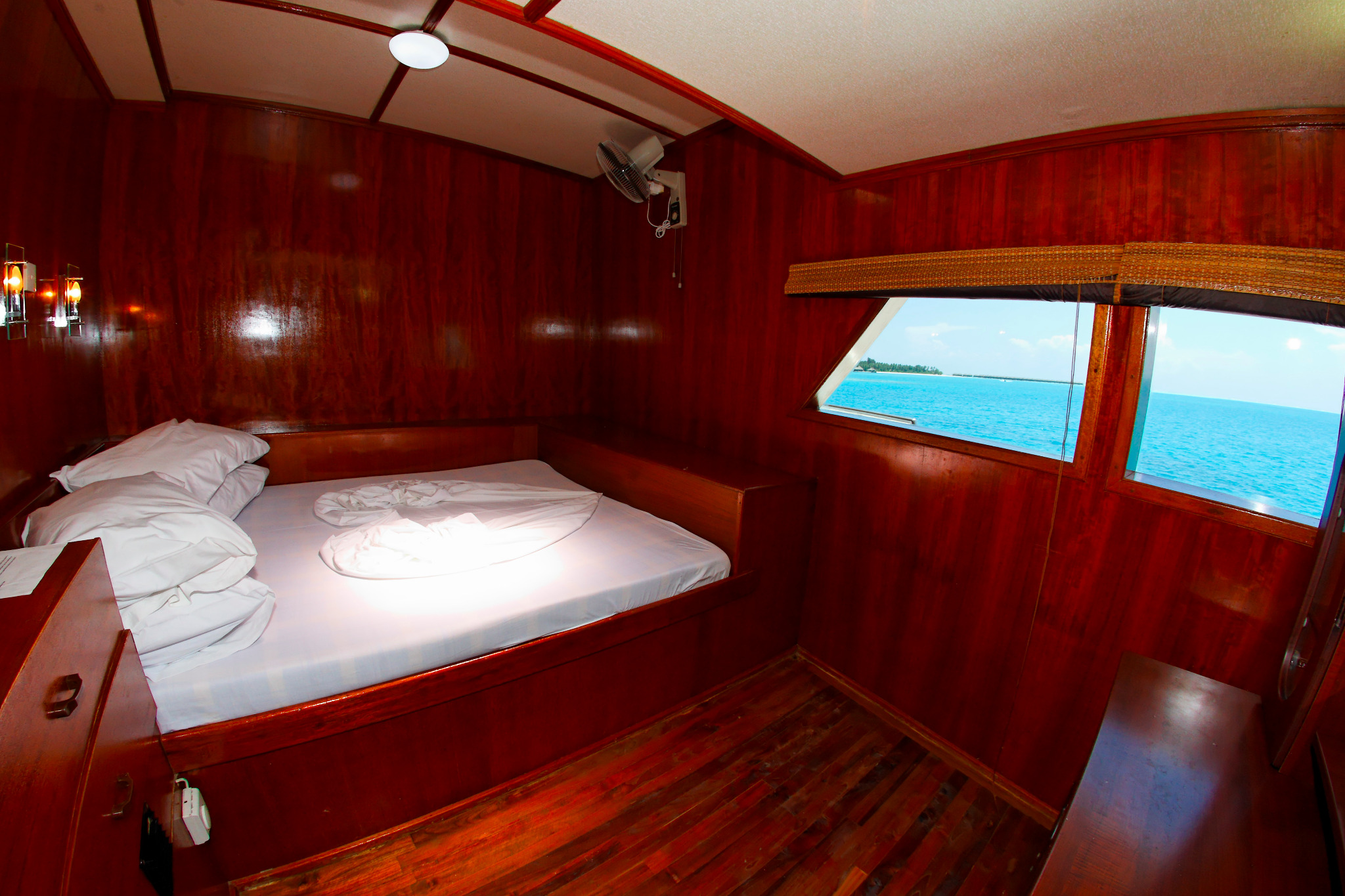 希娜号(sheena) | 船宿预订 - 趣潜船宿